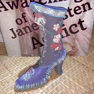 Vintage resin victorian women boot